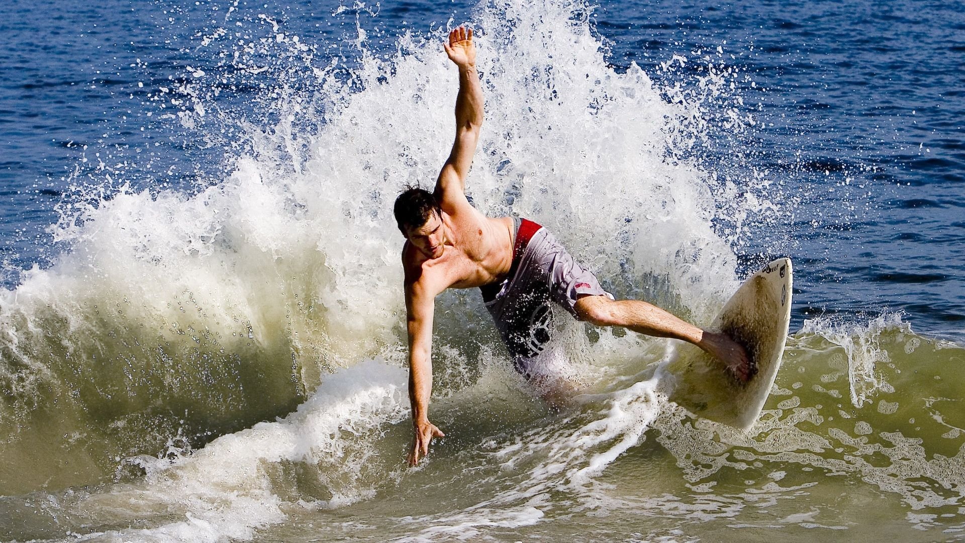远射“炸裂”！欧冠最精彩的高空远射集锦，欧洲杯最远的远射